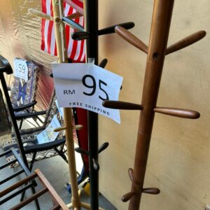 coat hanger tinggi